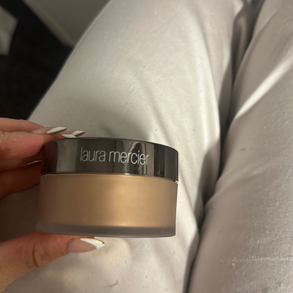 Full size new Laura mercier powder